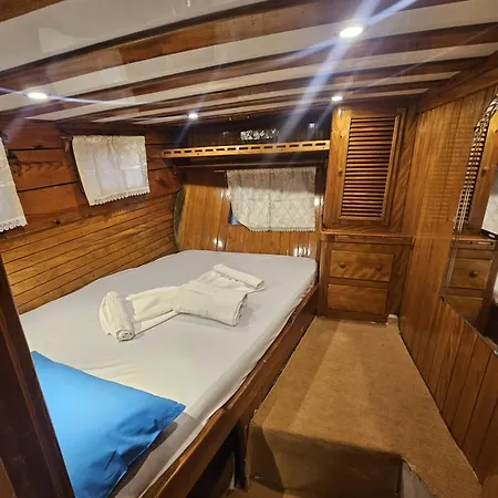 Botel Daphne S Gulet Bodrum